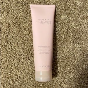 Mary Kay Timewise 4 in 1 cleanser pink